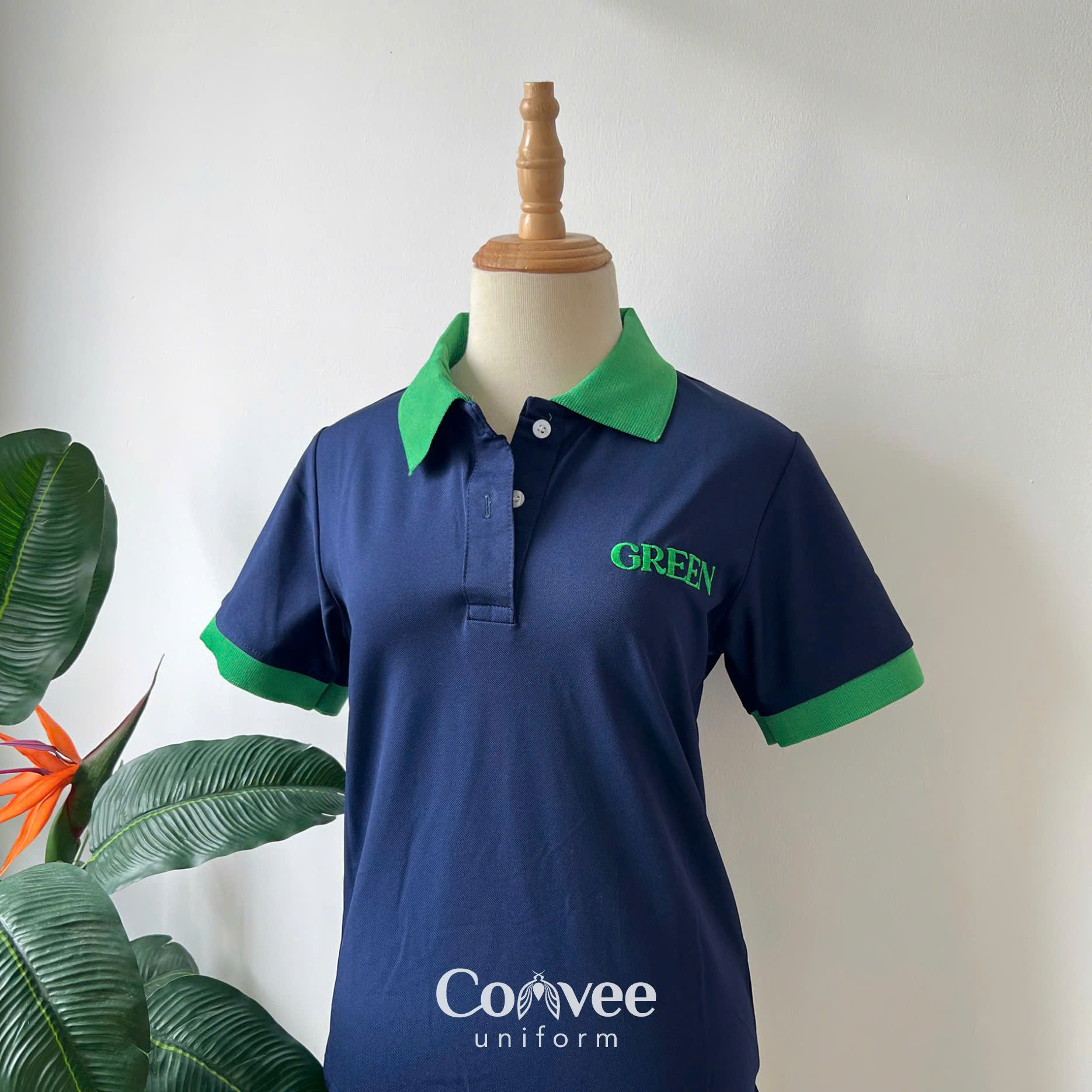 Áo đồng phục polo xanh navy phối cổ xanh thêu logo  – Giải pháp đồng phục chuyên nghiệp từ Convee